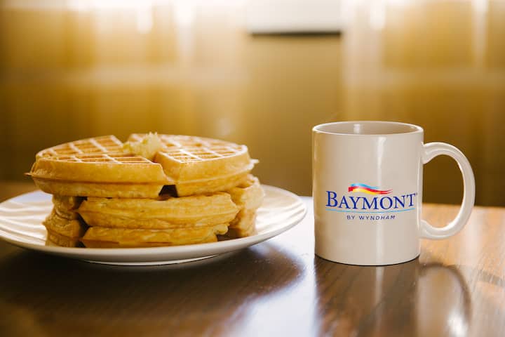 What Time Does Baymont  Start Serving Breakfast?